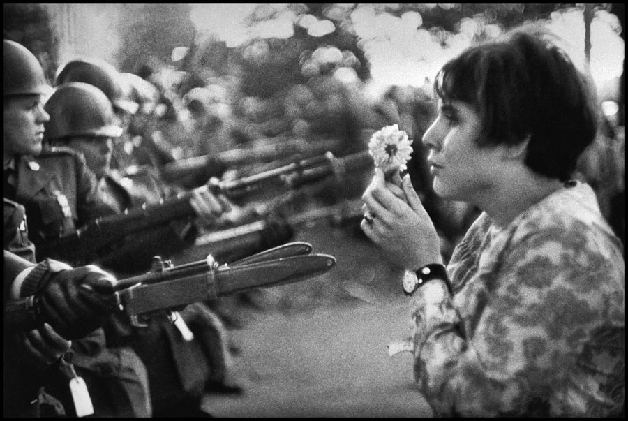 USA. Washington DC. 1967. An American young girl, Jan Rose KASMIR, confronts the American National Guard 