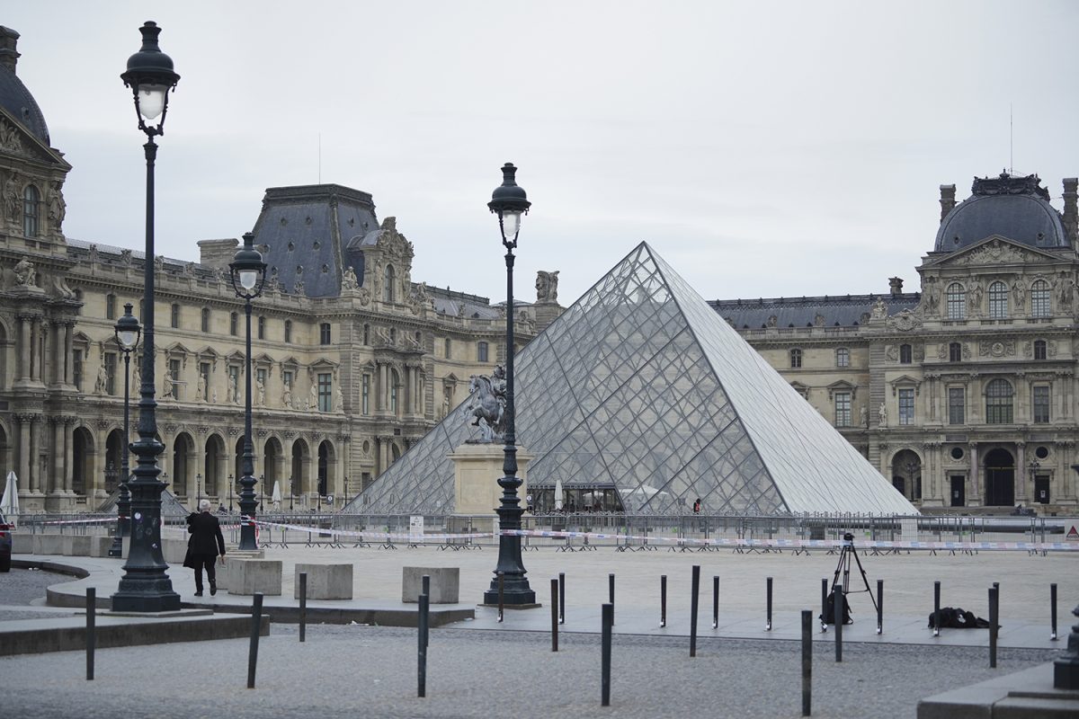 Love this Louvre Heist